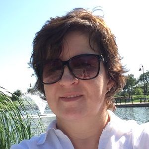 Meet your Posher, Ella